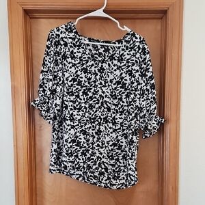 Black and White Floral Women's Top
